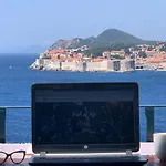 Beach House Sveti Jakov
